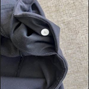 Black Lululemon leggings size 6!!